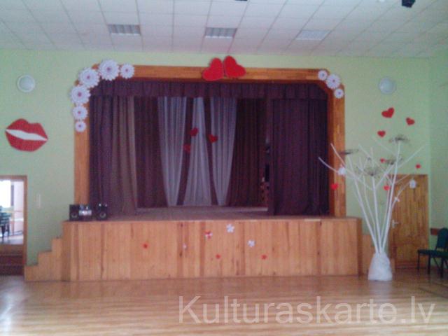 Lielās zāles skatuve